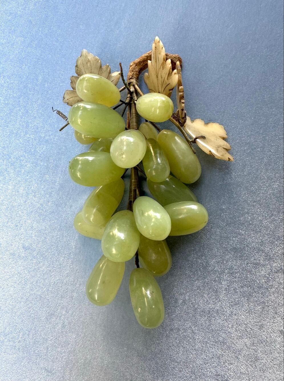 Vintage MCM Carved Green Jade Stone Grape Cluster Bunch W/ Leaves Decor